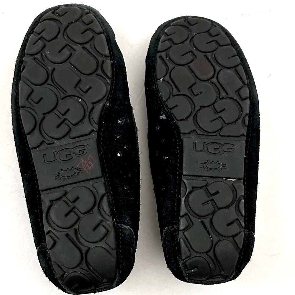 UGG Black Starry Moccasins with gray Shearling size 5 girls or 7 women’s